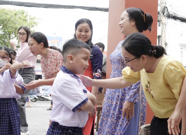Giữ tôn nghiêm trong giáo dục: Xây nền giáo dục nhân văn, khai phóng