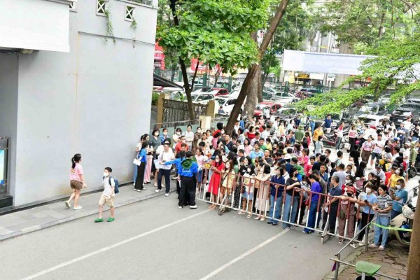 ”Góc khuất” khi thực hiện quy định siết dạy thêm, học thêm: Mệnh lệnh là không đủ ”Góc khuất” khi thực hiện quy định siết dạy thêm, học thêm: Mệnh lệnh là không đủ