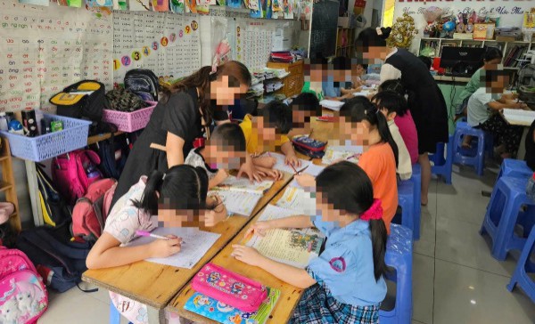 ”Góc khuất” khi thực hiện quy định siết dạy thêm, học thêm: Mệnh lệnh là không đủ ”Góc khuất” khi thực hiện quy định siết dạy thêm, học thêm: Mệnh lệnh là không đủ