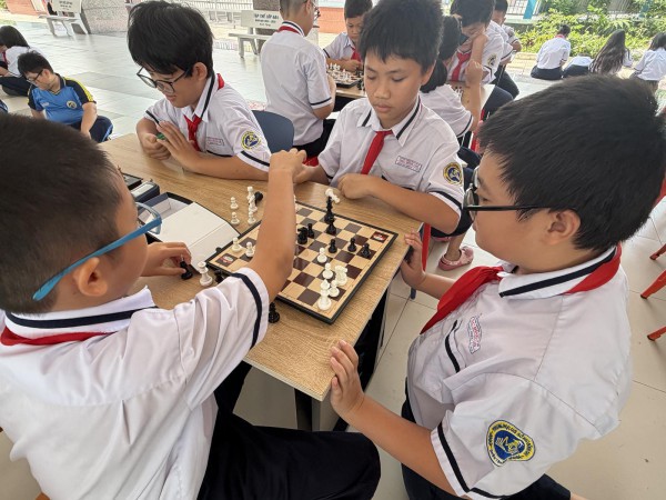 Hạn chế học sinh sử dụng điện thoại trong giờ ra chơi từ tháng 1.2026