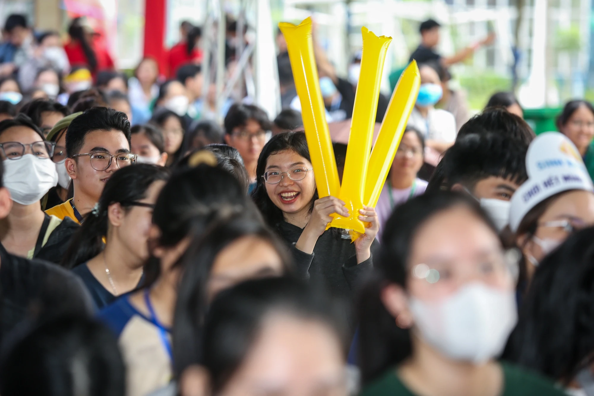 Hàng ngàn sinh viên tranh tài… nấu mì