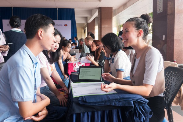 Hàng trăm suất du học miễn phí châu Âu, châu Mỹ, châu Á cho người Việt