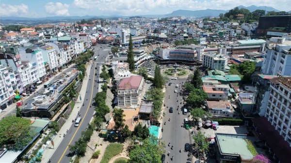 Hỗ trợ 500 triệu đồng cho giáo sư cam kết làm việc 10 năm ở Lâm Đồng