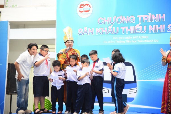 Học sinh TP.HCM học hát cải lương với NSND Tấn Giao và NSƯT Tâm Tâm