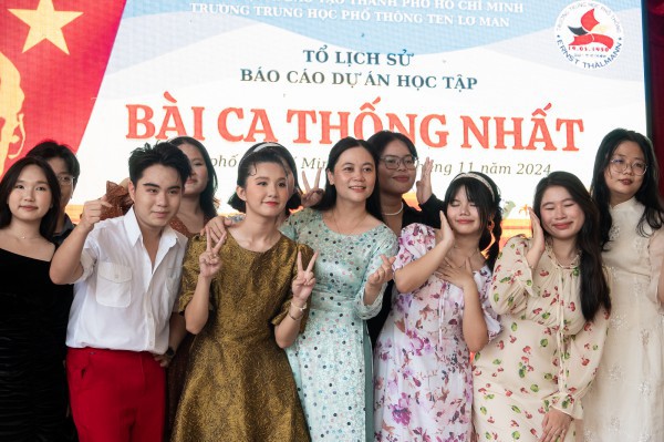 Học sinh cải biên vở cải lương 