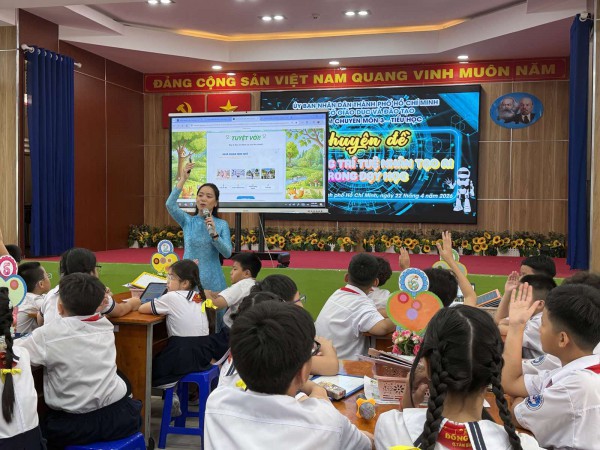 Học sinh học cách ứng dụng trí tuệ nhân tạo