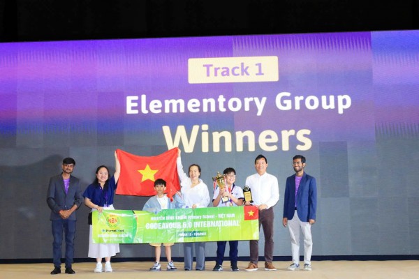 Học sinh tiểu học TP.HCM đoạt giải nhất cuộc thi lập trình quốc tế Học sinh tiểu học TP.HCM đoạt giải nhất cuộc thi lập trình quốc tế