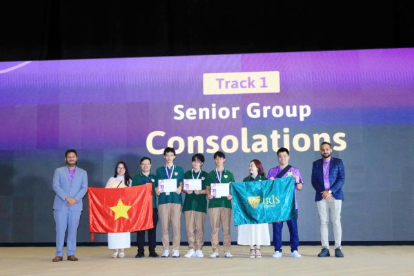 Học sinh tiểu học TP.HCM đoạt giải nhất cuộc thi lập trình quốc tế Học sinh tiểu học TP.HCM đoạt giải nhất cuộc thi lập trình quốc tế