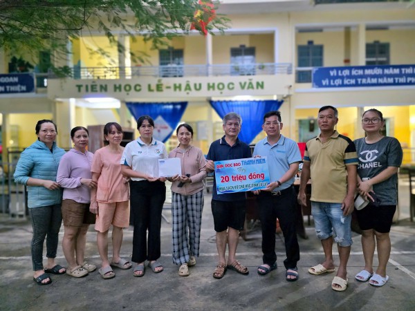 Hơi ấm từ một đám cưới đến với học sinh vùng lũ Gia Lai, Khánh Hòa