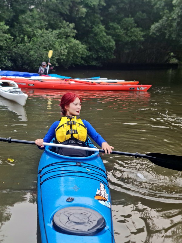 ”Hot girl” ngôn ngữ Anh cùng chuyên gia trẻ thế giới bàn cách chống chọi thảm họa