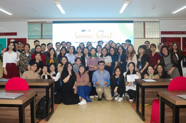 Khi thầy cô U.40 cũng đi… học hè