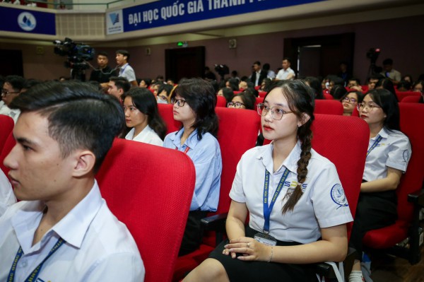 Khoa Y (ĐH Quốc gia TP.HCM) xét tuyển người tốt nghiệp ĐH loại giỏi trở lên Khoa Y (ĐH Quốc gia TP.HCM) xét tuyển người tốt nghiệp ĐH loại giỏi trở lên