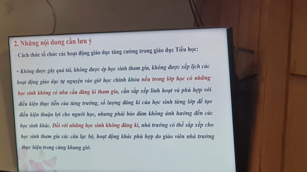 Không xếp môn tự nguyện vào giờ chính khóa nếu lớp có học sinh không tham gia!