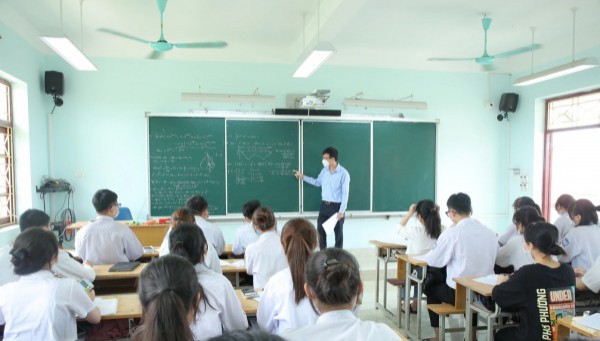 Khuyến khích giáo viên dạy thêm không thu tiền, không dùng ngân sách Khuyến khích giáo viên dạy thêm không thu tiền, không dùng ngân sách