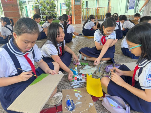 Kiểm tra học kỳ xong có phải lên trường toàn chơi ? Kiểm tra học kỳ xong có phải lên trường toàn chơi ?
