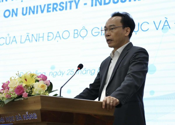 Ký kết 21 thỏa thuận hợp tác, cùng doanh nghiệp tạo đột phá về công nghệ cao Ký kết 21 thỏa thuận hợp tác, cùng doanh nghiệp tạo đột phá về công nghệ cao