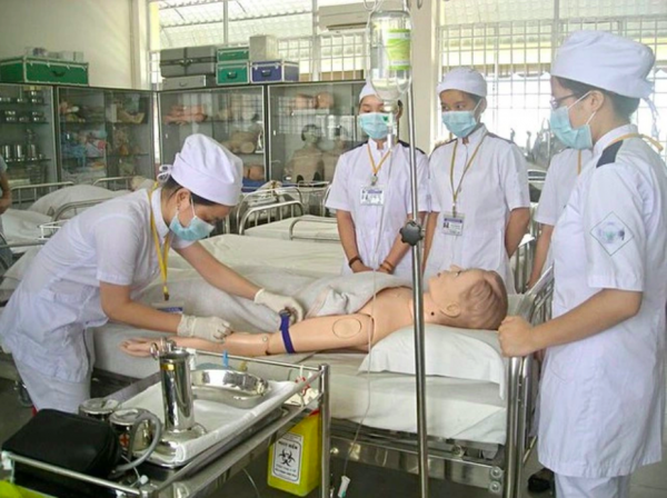 Lạ: Điểm chuẩn ngành điều dưỡng cao hơn ngành y khoa tại một trường đại học