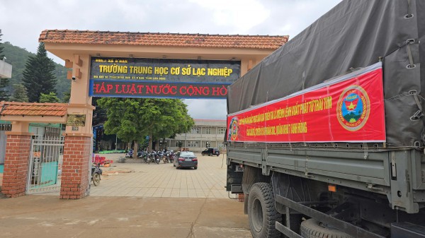 Lâm Đồng: Lũ lịch sử, trường học hư hỏng, học sinh chưa thể đến trường