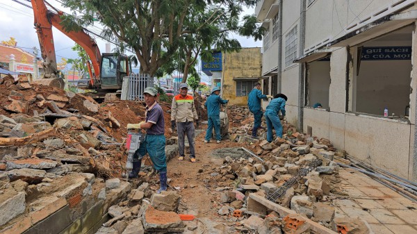 Lâm Đồng: Lũ lịch sử, trường học hư hỏng, học sinh chưa thể đến trường