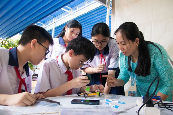 Làm sao để AI không xói mòn tư duy và sáng tạo của học sinh?