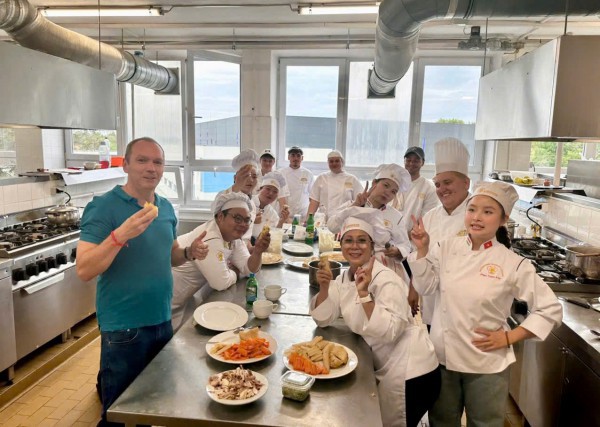 Lan tỏa hương vị món ngon Việt Nam ở trời Âu từ một khóa học