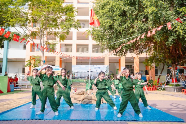 Mầm non quận 7, TP.HCM rạng ngời cùng cờ Tổ quốc mừng ngày 30.4 Mầm non quận 7, TP.HCM rạng ngời cùng cờ Tổ quốc mừng ngày 30.4