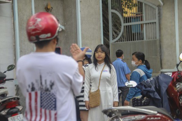 Ngày khai giảng ở TPHCM: Đường thông thoáng, cổng trường an toàn