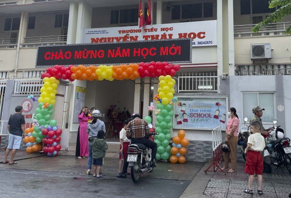 Ngày khai giảng ở TPHCM: Đường thông thoáng, cổng trường an toàn