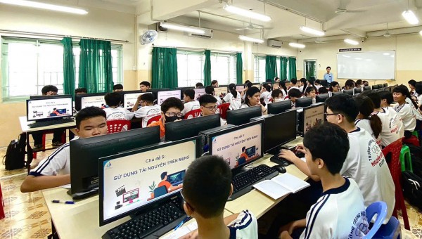 Nghi ngờ học sinh phải học chương trình nhà trường để trả nợ, hiệu trưởng nói gì? Nghi ngờ học sinh phải học chương trình nhà trường để trả nợ, hiệu trưởng nói gì?