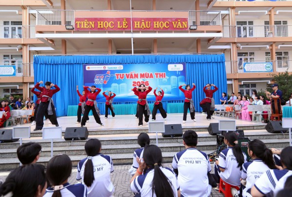 Ngôi trường không điện thoại di động ở TP.HCM, kể cả giờ ra chơi