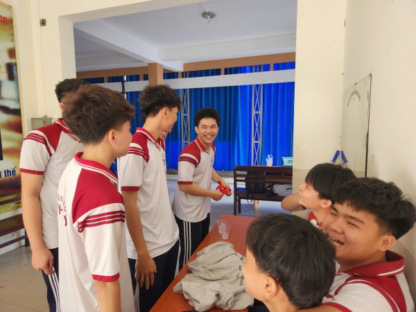 Ngôi trường không điện thoại di động ở TP.HCM, kể cả giờ ra chơi