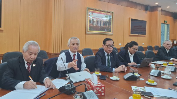 ”Nhìn người ta cướp trường, các thầy có xót không?” ”Nhìn người ta cướp trường, các thầy có xót không?”