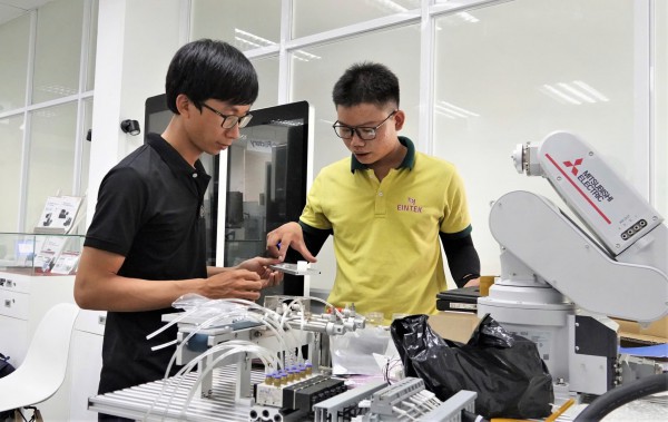 Những cuộc đổi mới toàn diện của nền giáo dục Những cuộc đổi mới toàn diện của nền giáo dục