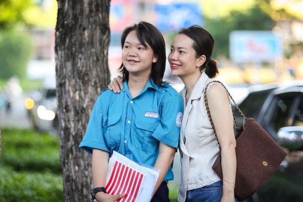 Những hình ảnh đầy cảm xúc, học sinh TP.HCM chính thức thi lớp 10 chương trình mới Những hình ảnh đầy cảm xúc, học sinh TP.HCM chính thức thi lớp 10 chương trình mới