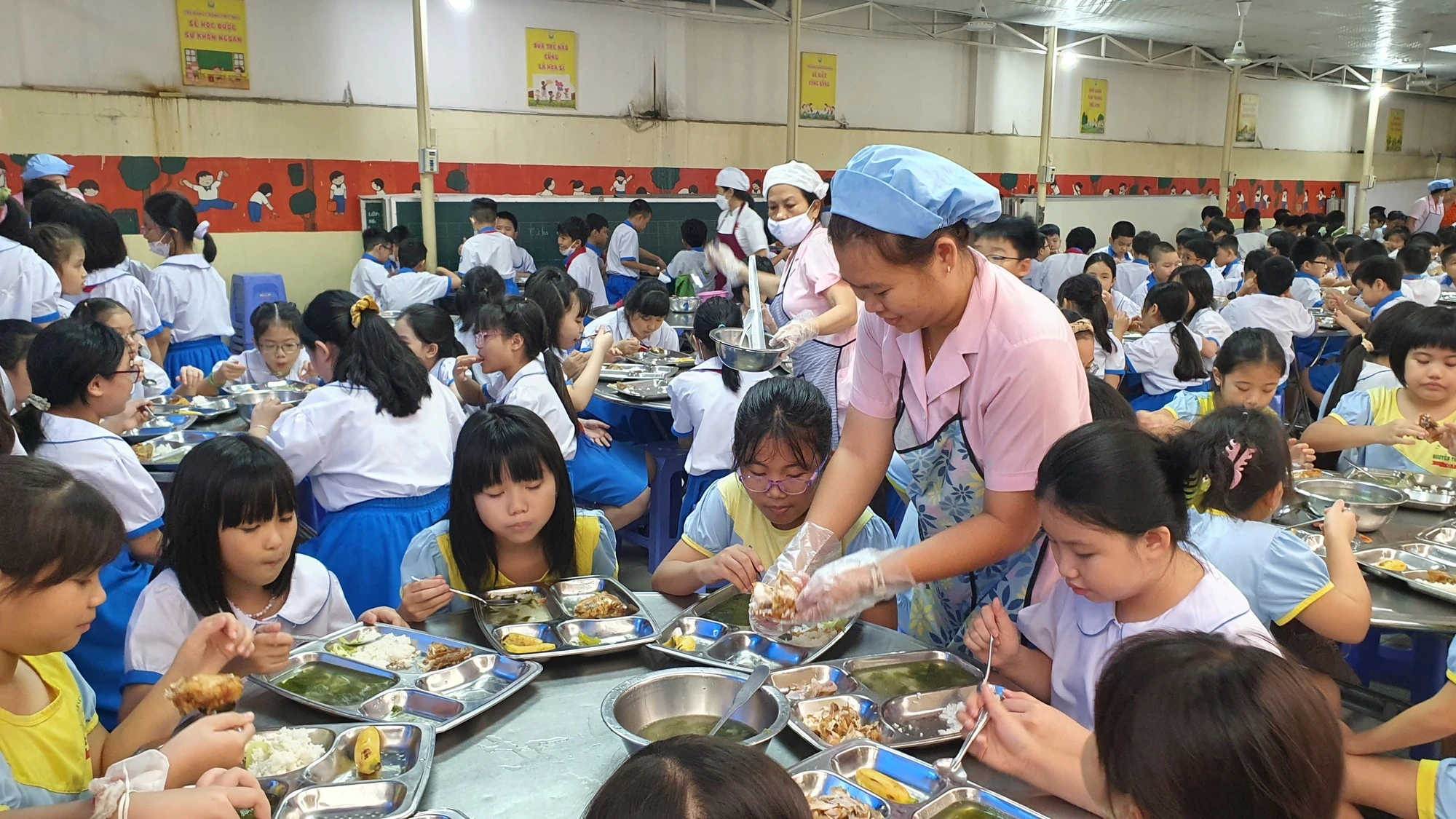 Những trường nào sẽ bị kiểm tra, giám sát đột xuất bữa ăn bán trú?