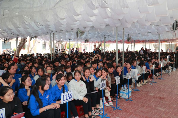 ”Nóng” với những câu hỏi về tuyển sinh đại học 2026