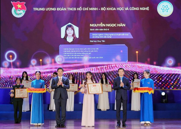 Nữ sinh ĐH Duy Tân đạt Giải Nữ sinh Khoa học Công nghệ Việt Nam 2025