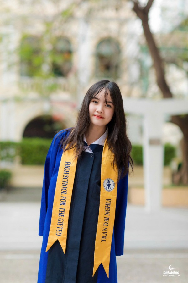 Nữ thủ khoa lớp 10 đầu tiên Trường Phổ thông Năng khiếu: Cú đúp điểm tuyệt đối toán
