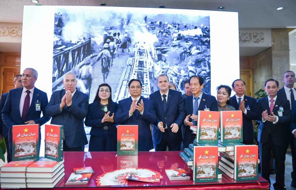 Nữ trưởng khoa đưa lịch sử Việt Nam ra thế giới bằng tiếng Ả Rập