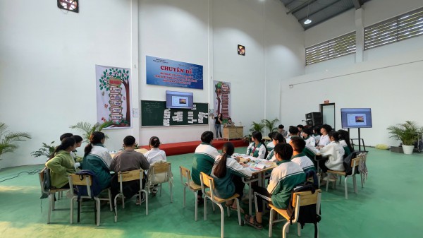 Phần mềm cung cấp hơn 10.000 bài giảng, đề kiểm tra cho giáo viên tham khảo