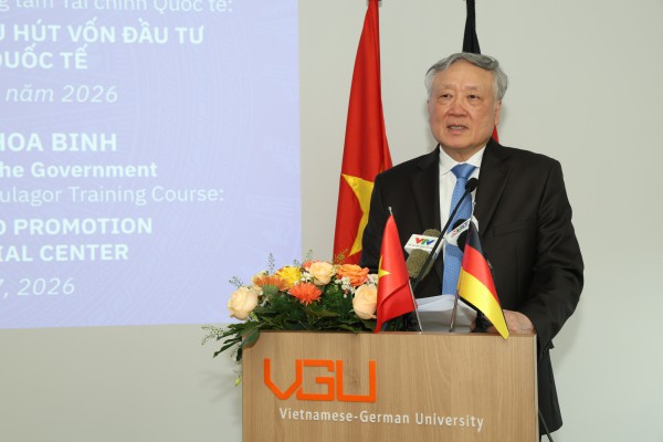 Phó thủ tướng dự khai giảng đào tạo nhà quản lý Trung tâm tài chính quốc tế