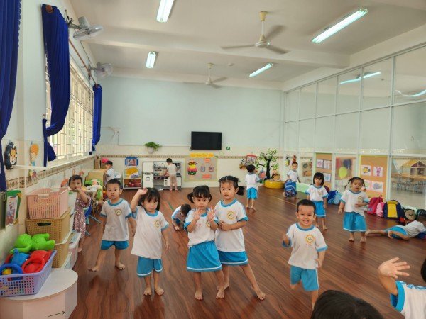 Phụ huynh hỏi về CLB có thu phí bậc mầm non, Sở GD-ĐT TP.HCM giải thích