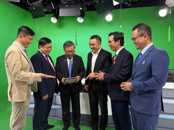 Rộng cửa xét tuyển vào khối ngành kinh tế, ngân hàng, luật