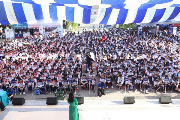 Rộng cửa xét tuyển vào khối ngành kinh tế, ngân hàng, luật