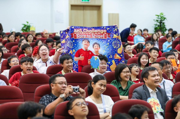 Sôi động sân chơi hùng biện tiếng Anh tại Asian School