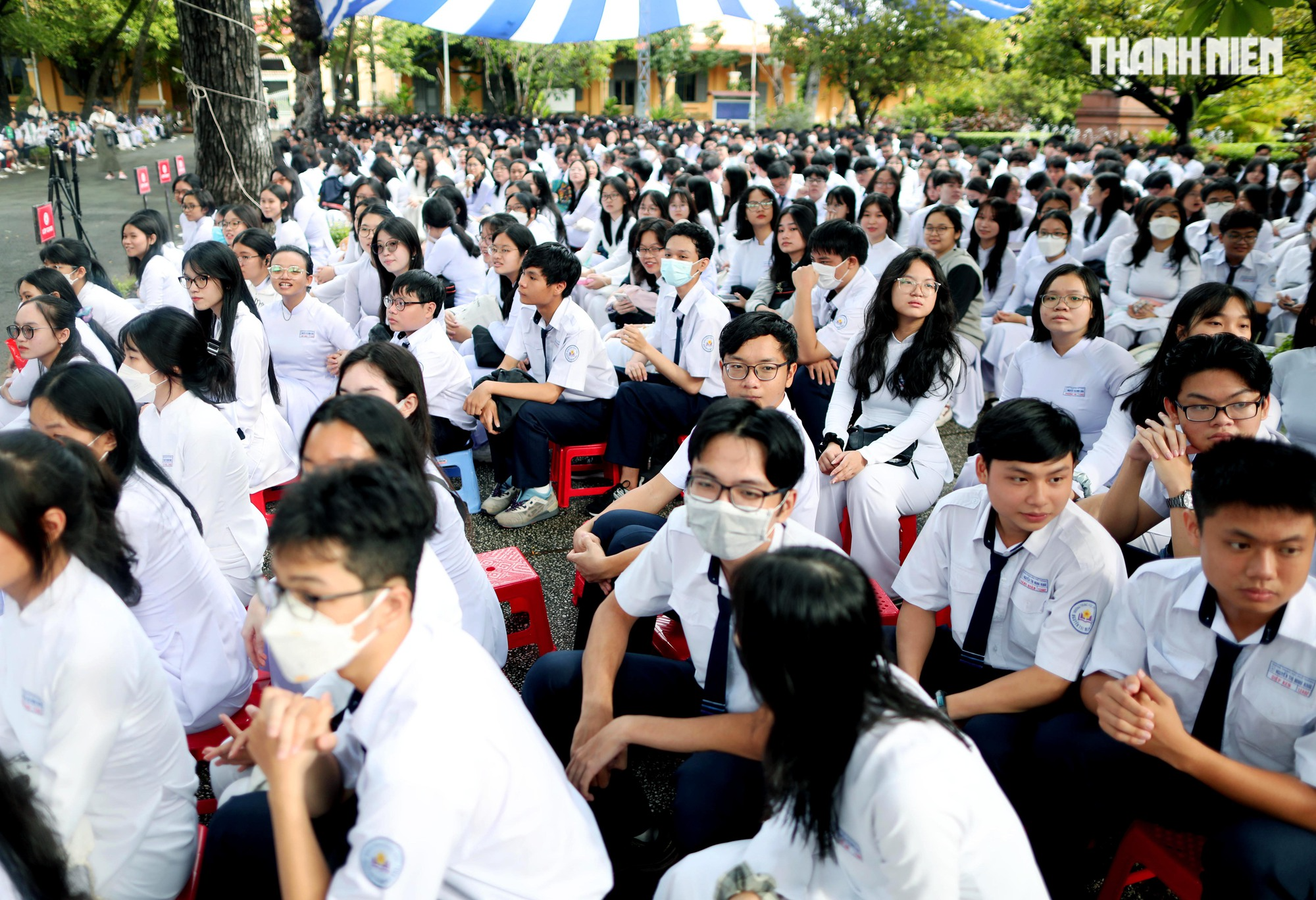 TP.HCM: Nữ sinh ngôi trường 110 tuổi rạng ngời trong ngày khai giảng