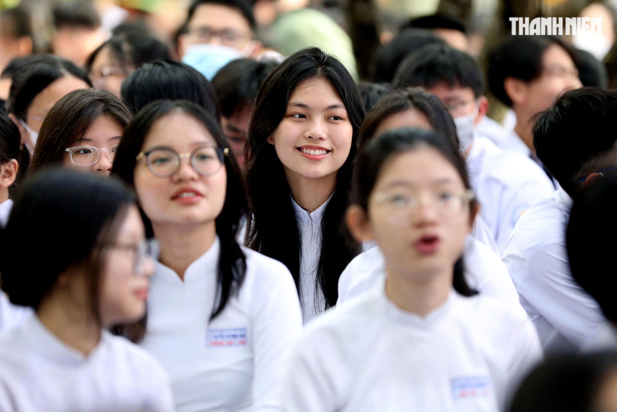 TP.HCM: Nữ sinh ngôi trường 110 tuổi rạng ngời trong ngày khai giảng