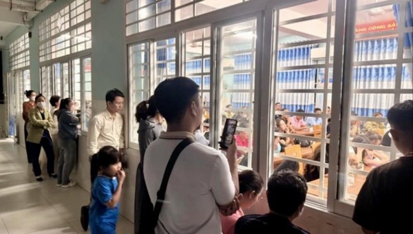 TP.HCM: Tạm đình chỉ giáo viên phạt học sinh tự lấy kim tiêm đâm vào tay