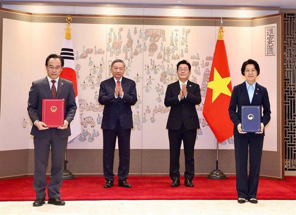 Tăng cường dạy tiếng Hàn trong trường phổ thông Việt Nam