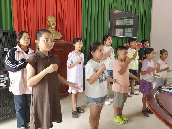 Thay đổi bất ngờ trong môi trường giáo dục từ một sáng kiến Thay đổi bất ngờ trong môi trường giáo dục từ một sáng kiến